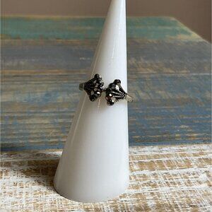 Antique Silver Rinng With Black Stone & Filigree Design